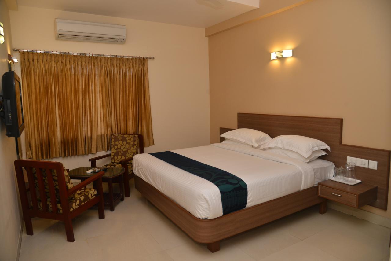 Sri Balaji Hotels Tiruchengodu Экстерьер фото