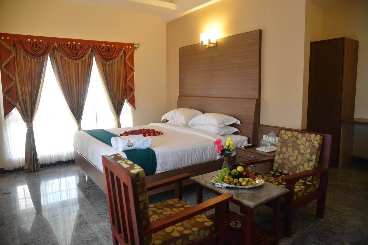 Sri Balaji Hotels Tiruchengodu Экстерьер фото