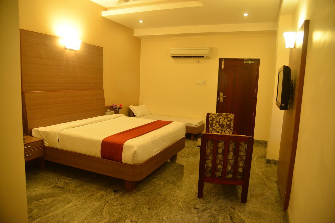 Sri Balaji Hotels Tiruchengodu Экстерьер фото